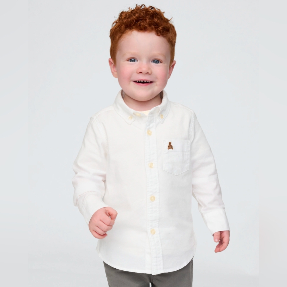 EUC Baby Gap Boys Long Sleeved White Cotton Oxford Shirt With Bear Pocket Detail
